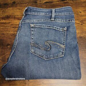 Silver Jeans 36 Suki Capri Mid Rise Tummy Control Medium Light Wash Stretch